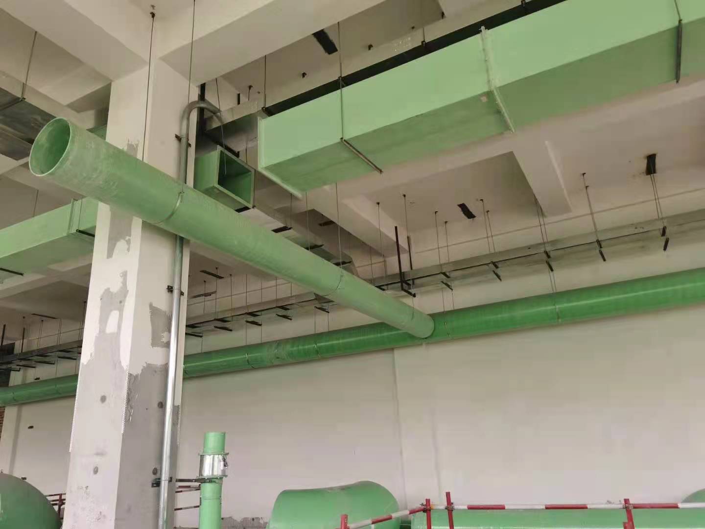 蘇州鎧綸 國家B1級(jí)阻燃實(shí)驗(yàn)室的環(huán)保通風(fēng)解決方案——半圓索斯風(fēng)管系統(tǒng)